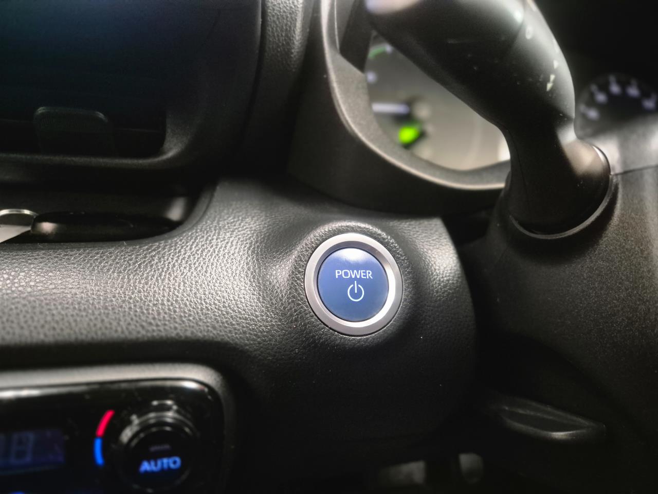 2021 Toyota Yaris thumbnail