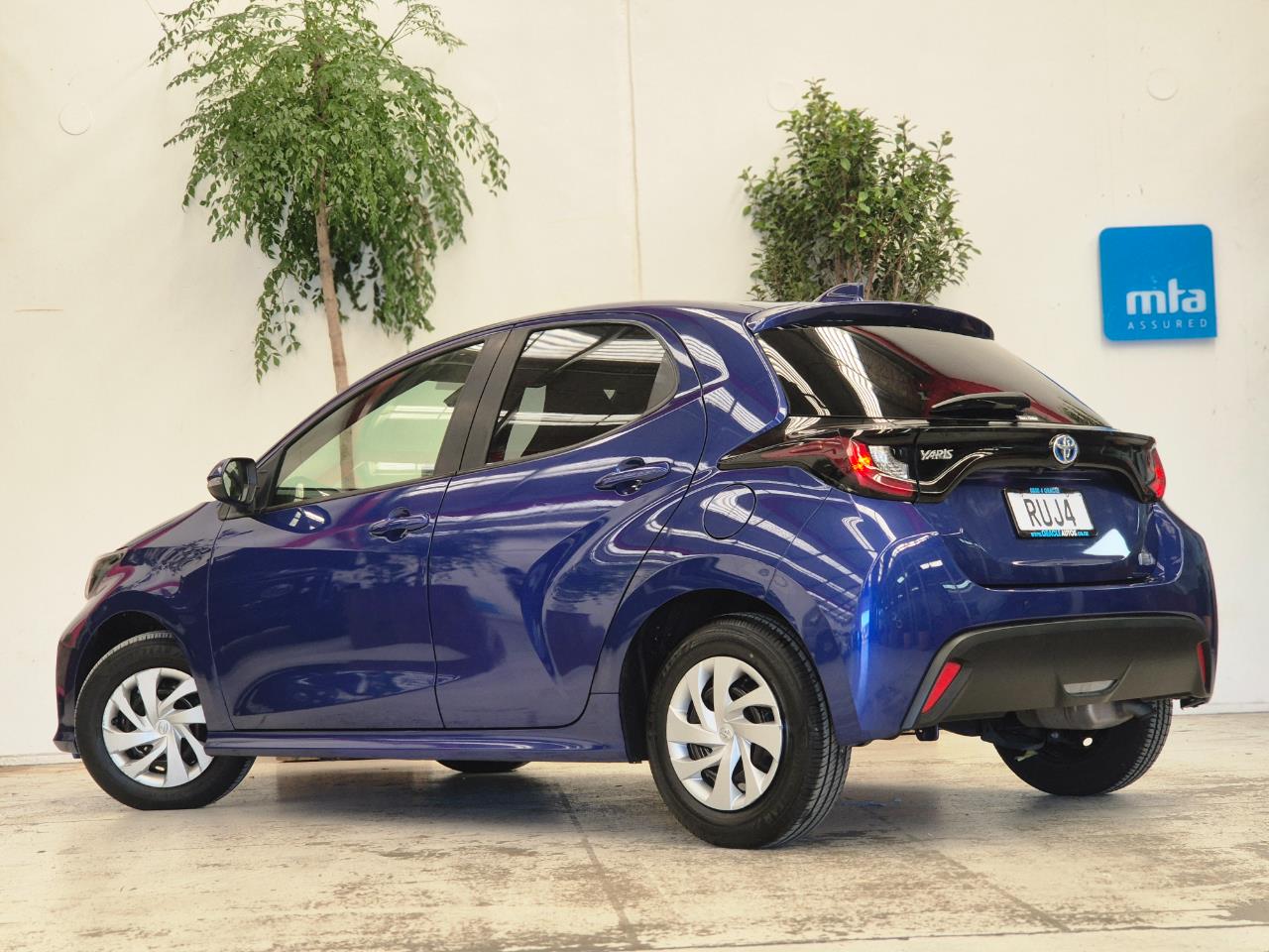 2021 Toyota Yaris thumbnail