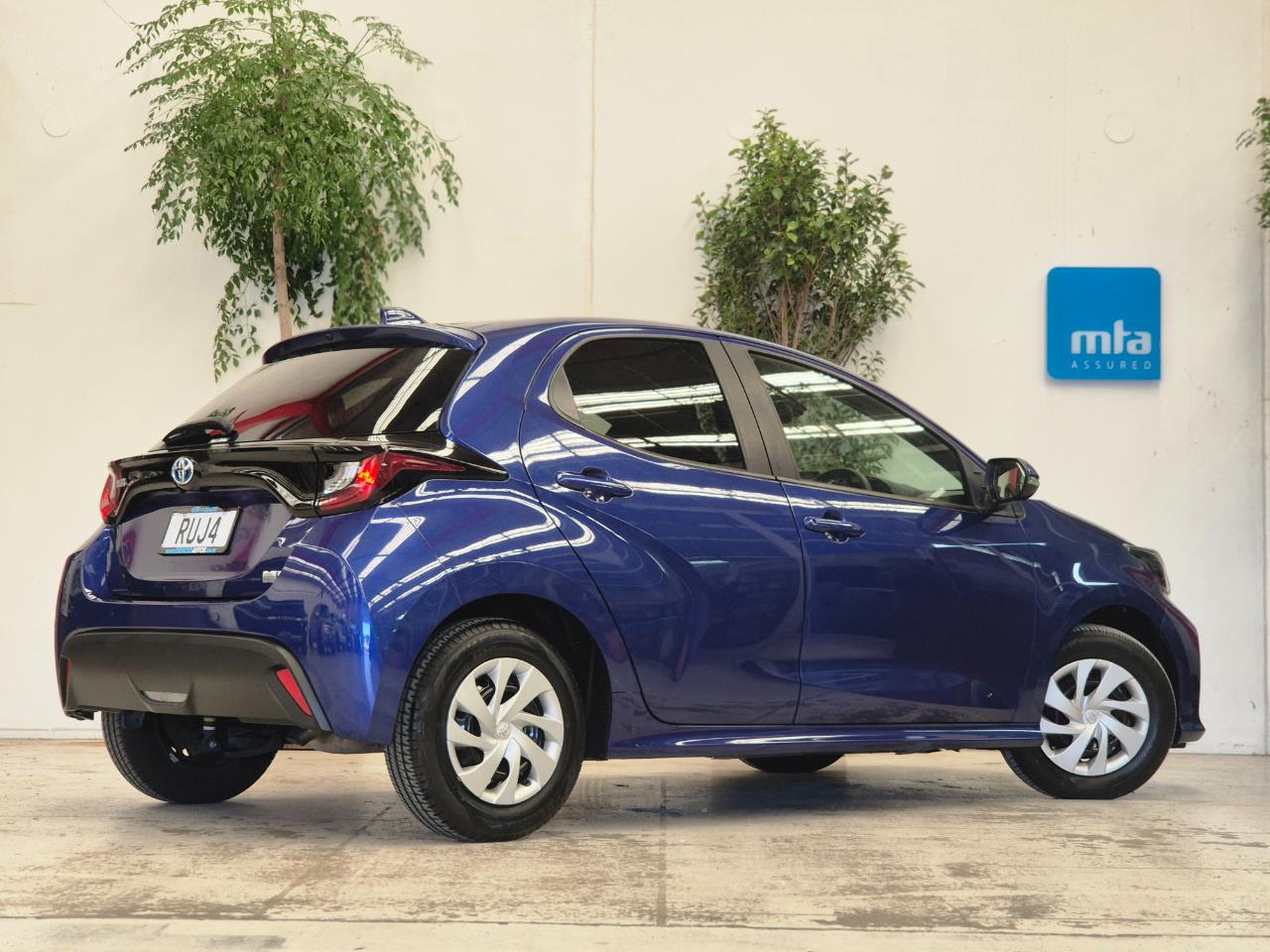 2021 Toyota Yaris thumbnail