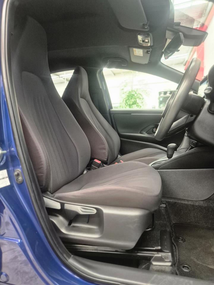 2021 Toyota Yaris thumbnail