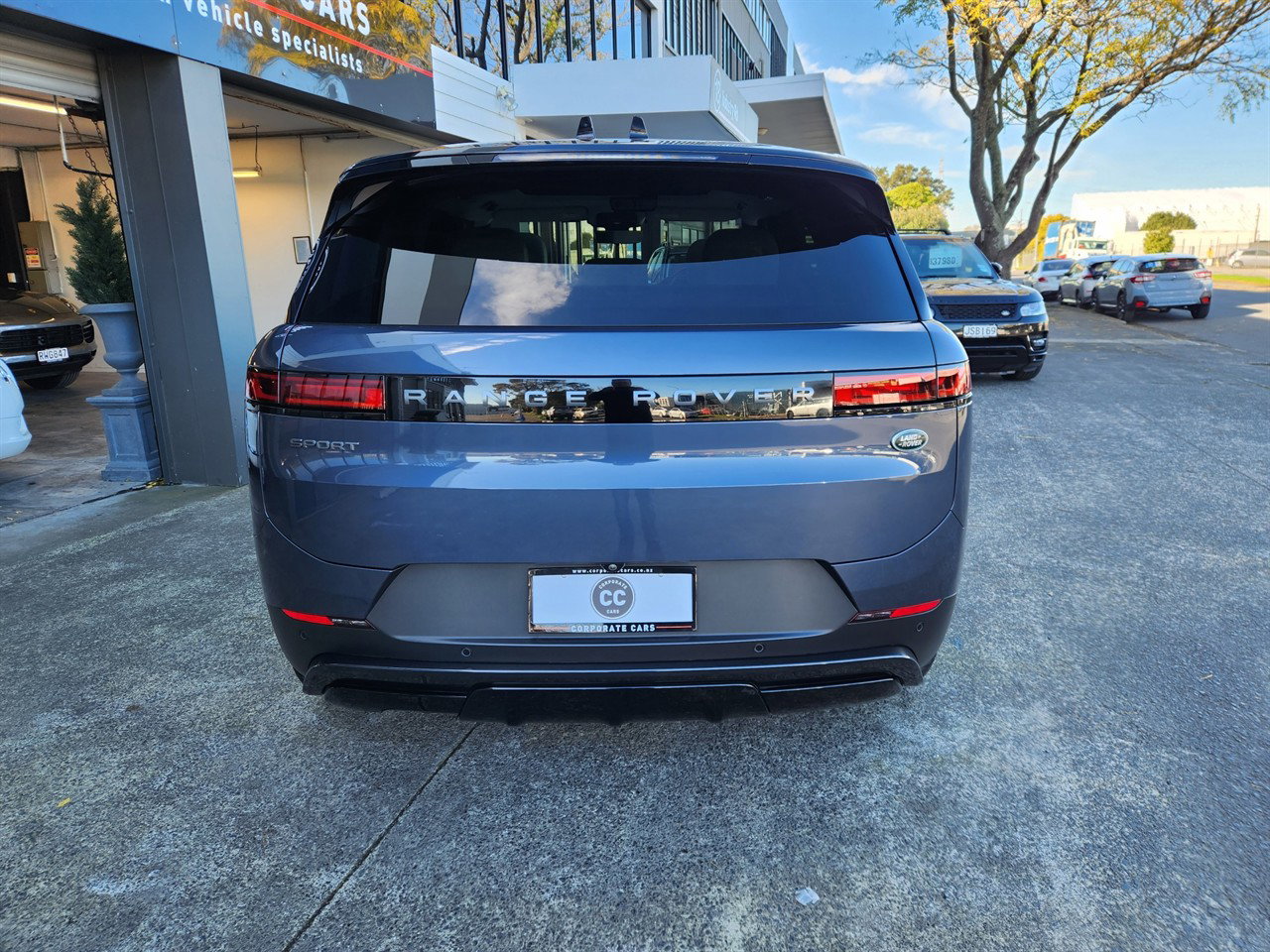 2023 Land Rover Range Rover Sport thumbnail