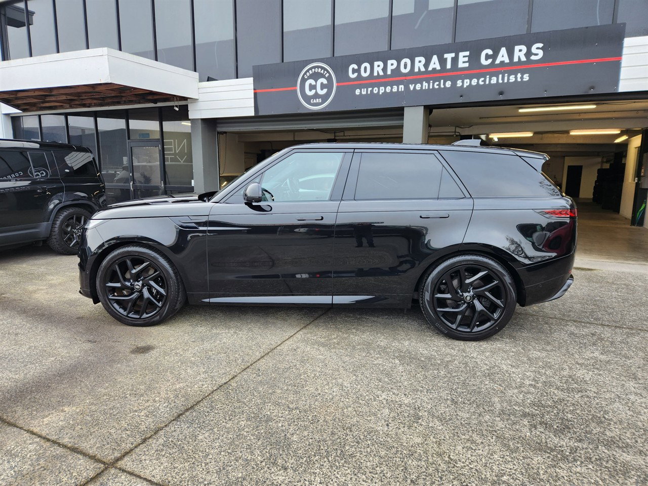 2023 Land Rover Range Rover Sport thumbnail