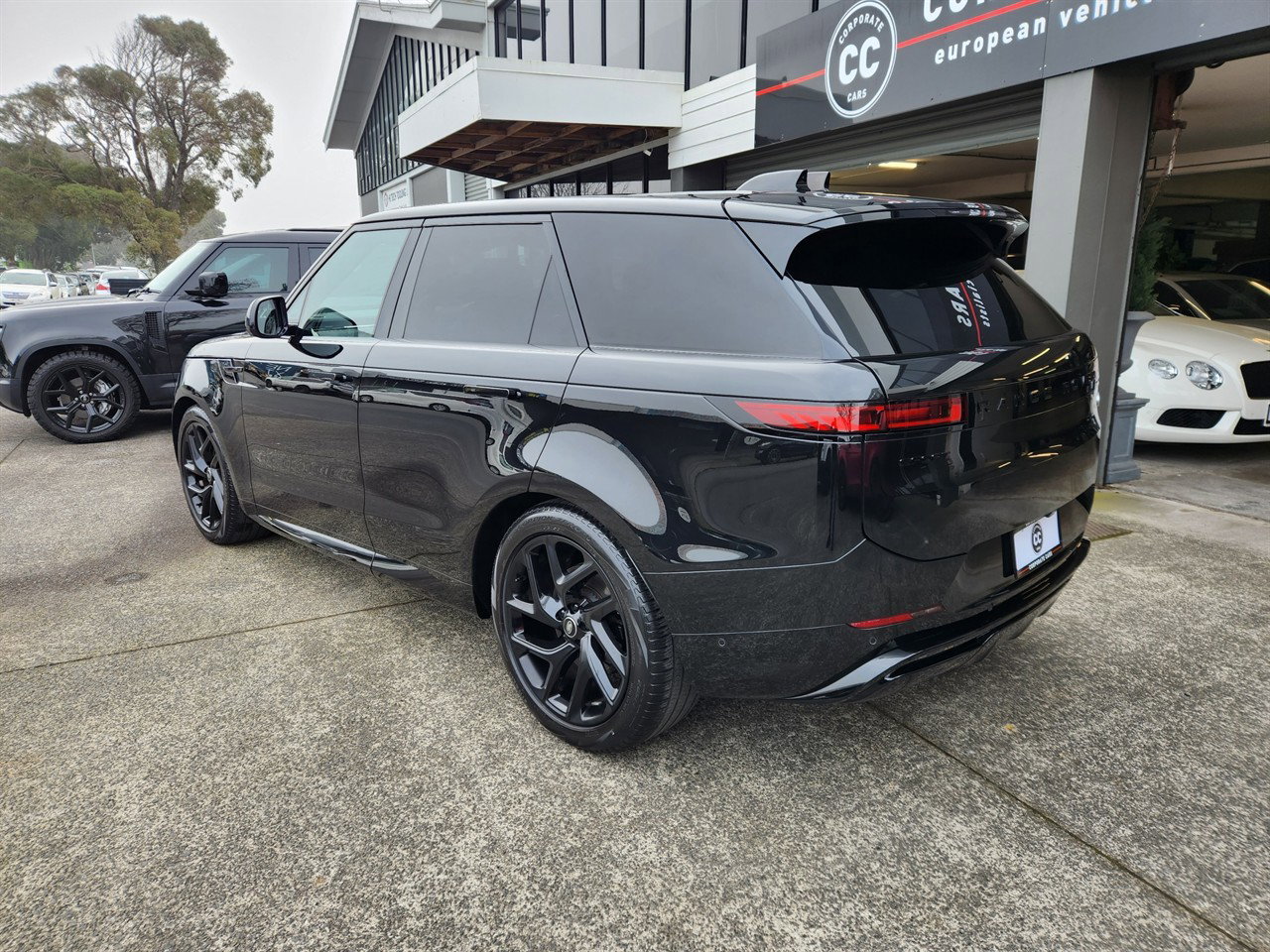 2023 Land Rover Range Rover Sport thumbnail