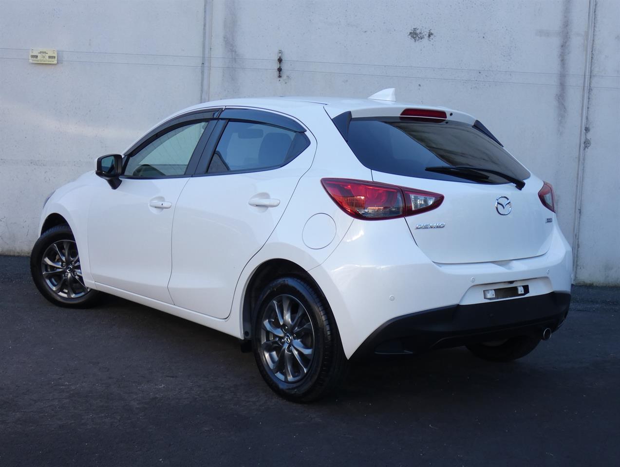 2017 Mazda DEMIO thumbnail