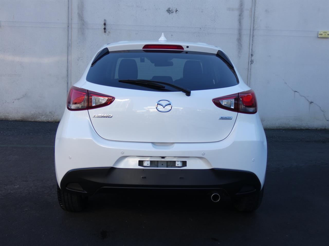 2017 Mazda DEMIO thumbnail