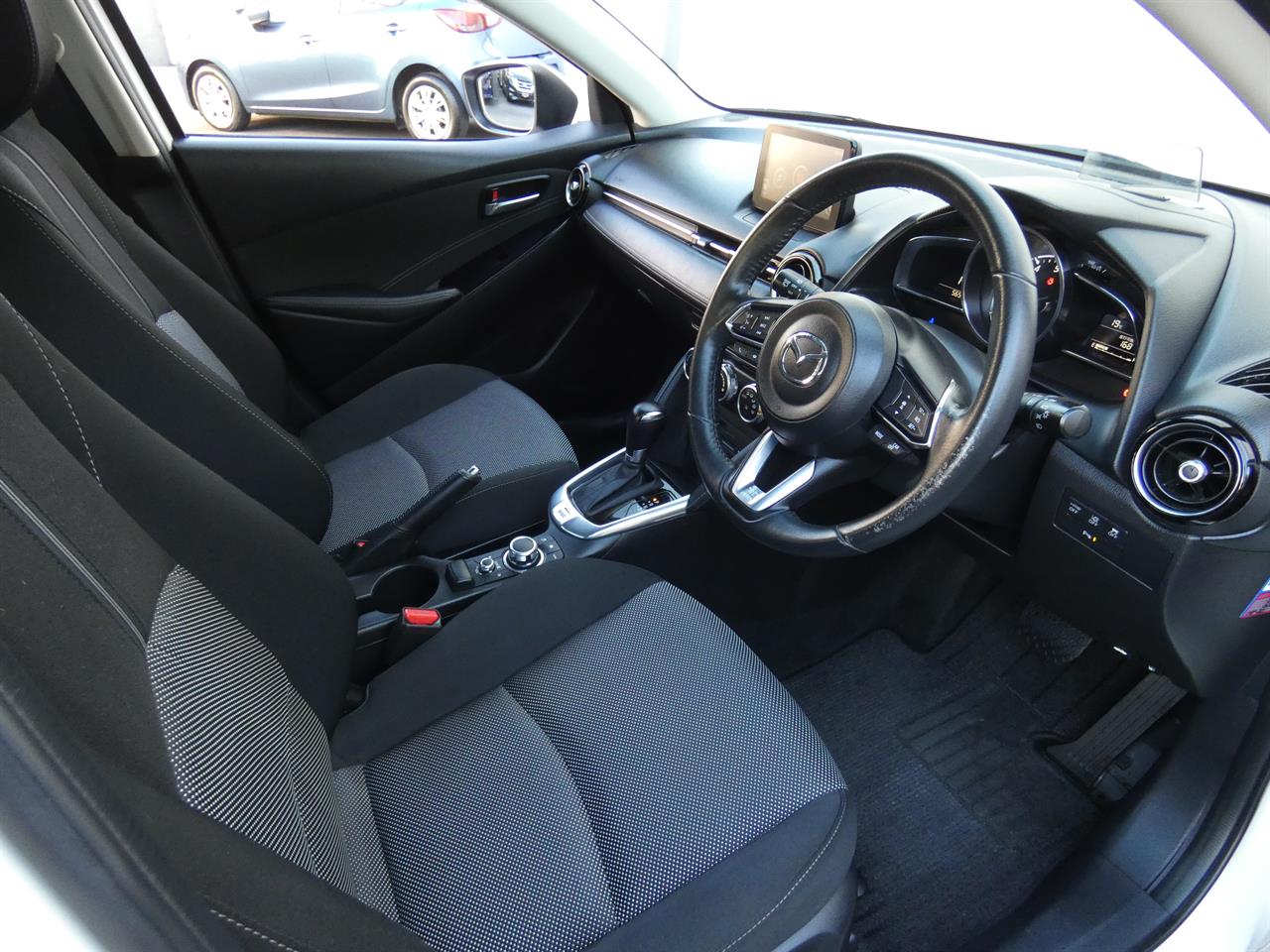 2017 Mazda DEMIO thumbnail
