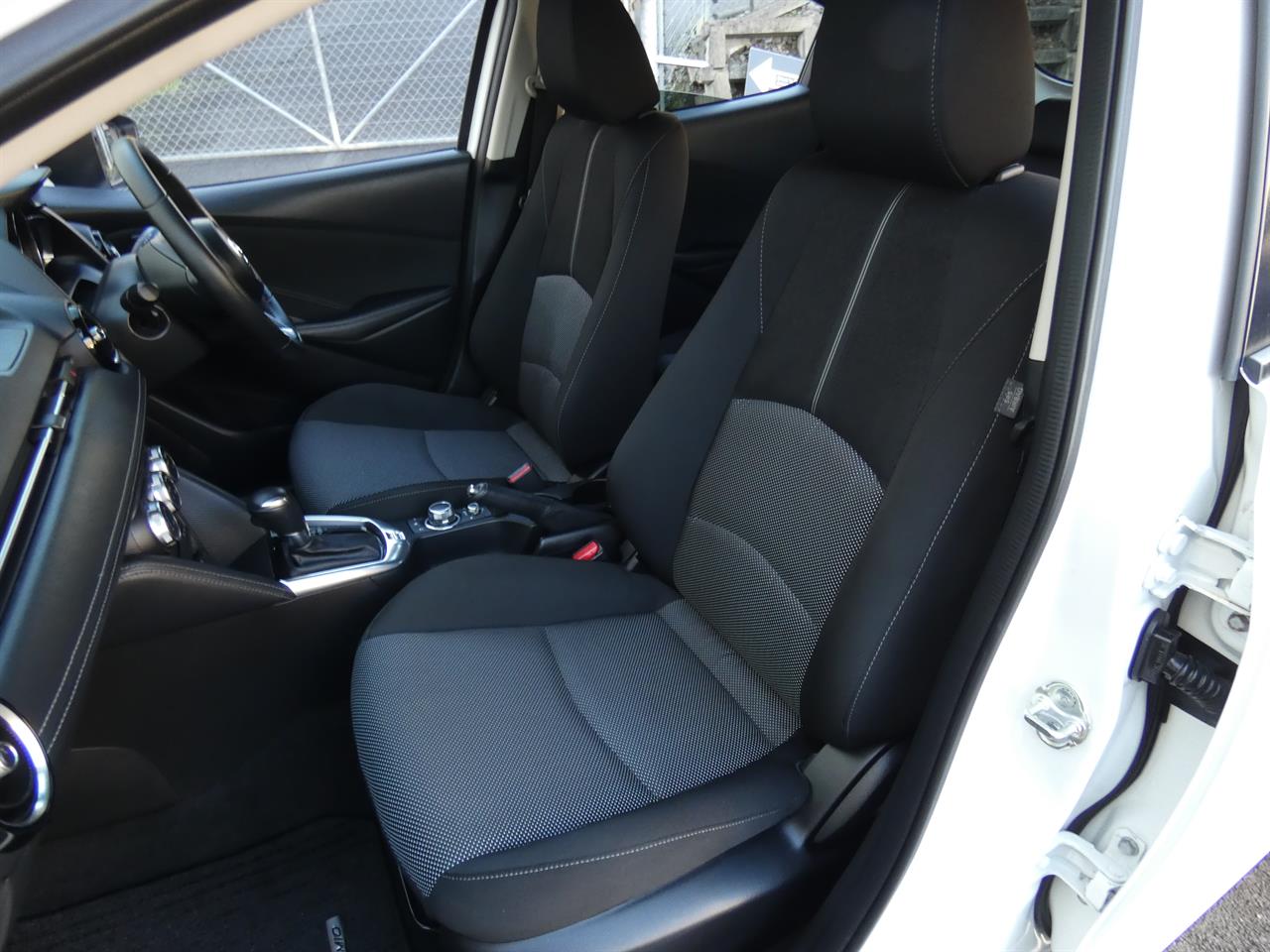 2017 Mazda DEMIO thumbnail