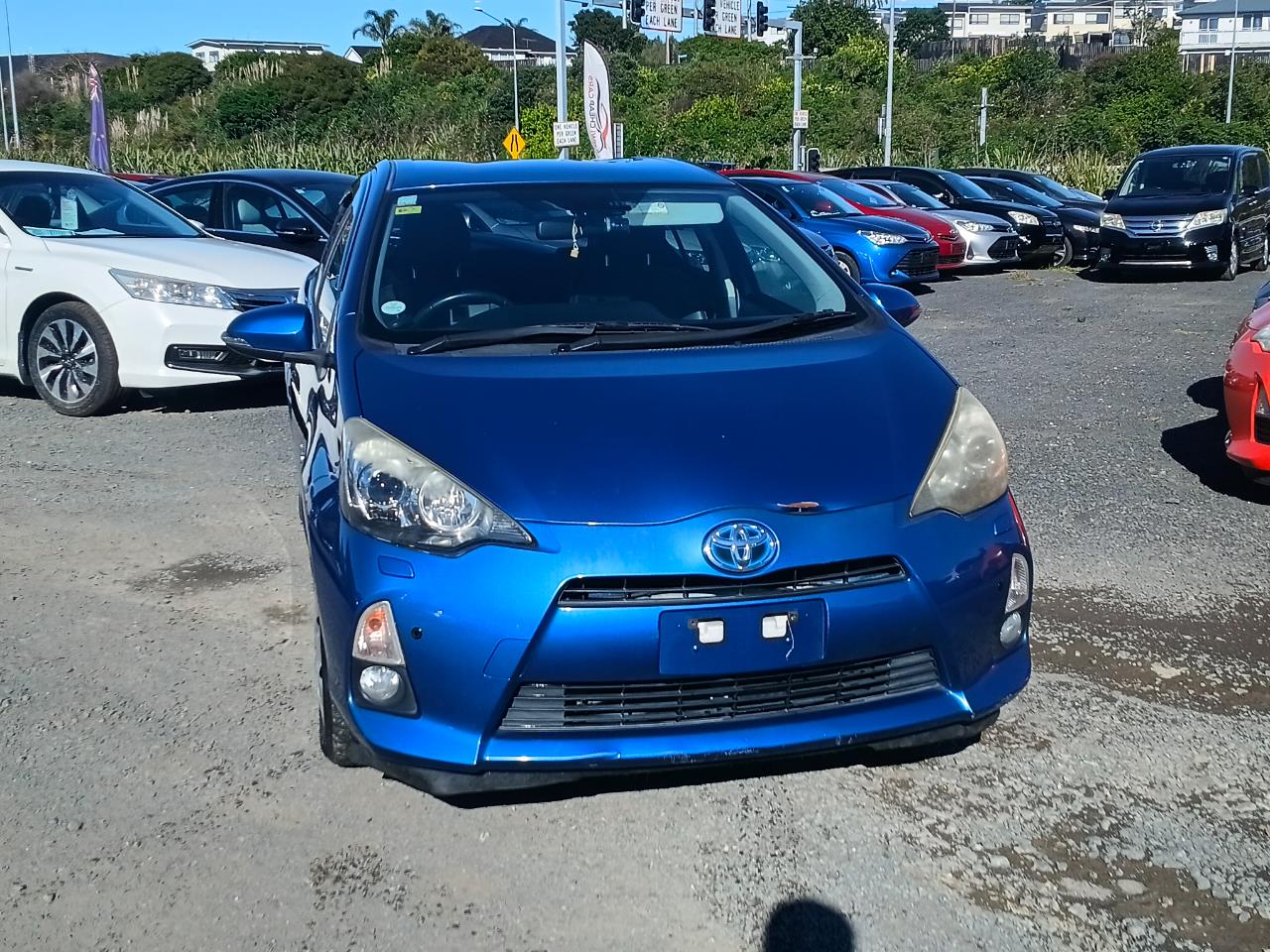 2014 Toyota Aqua thumbnail