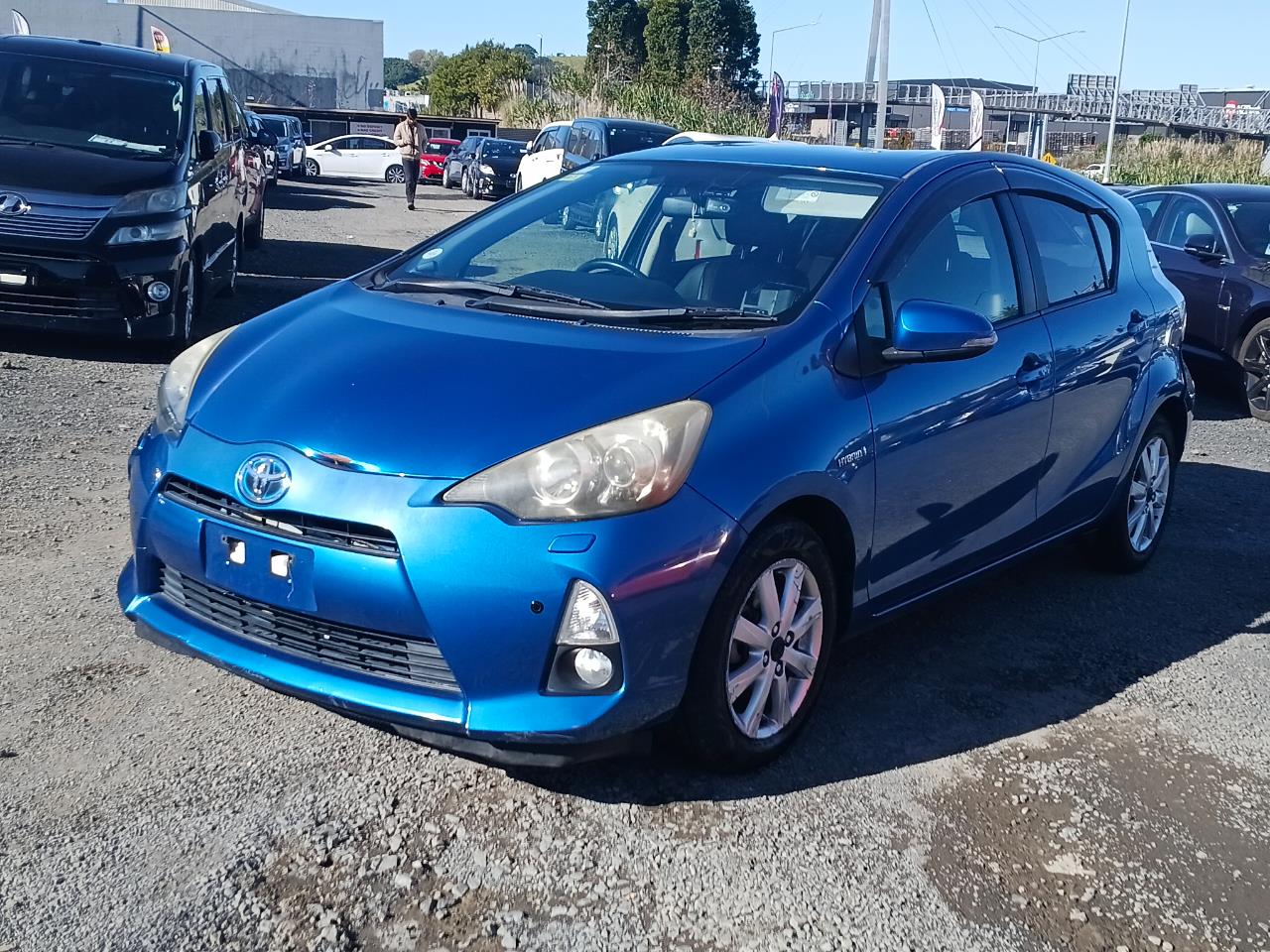 2014 Toyota Aqua thumbnail