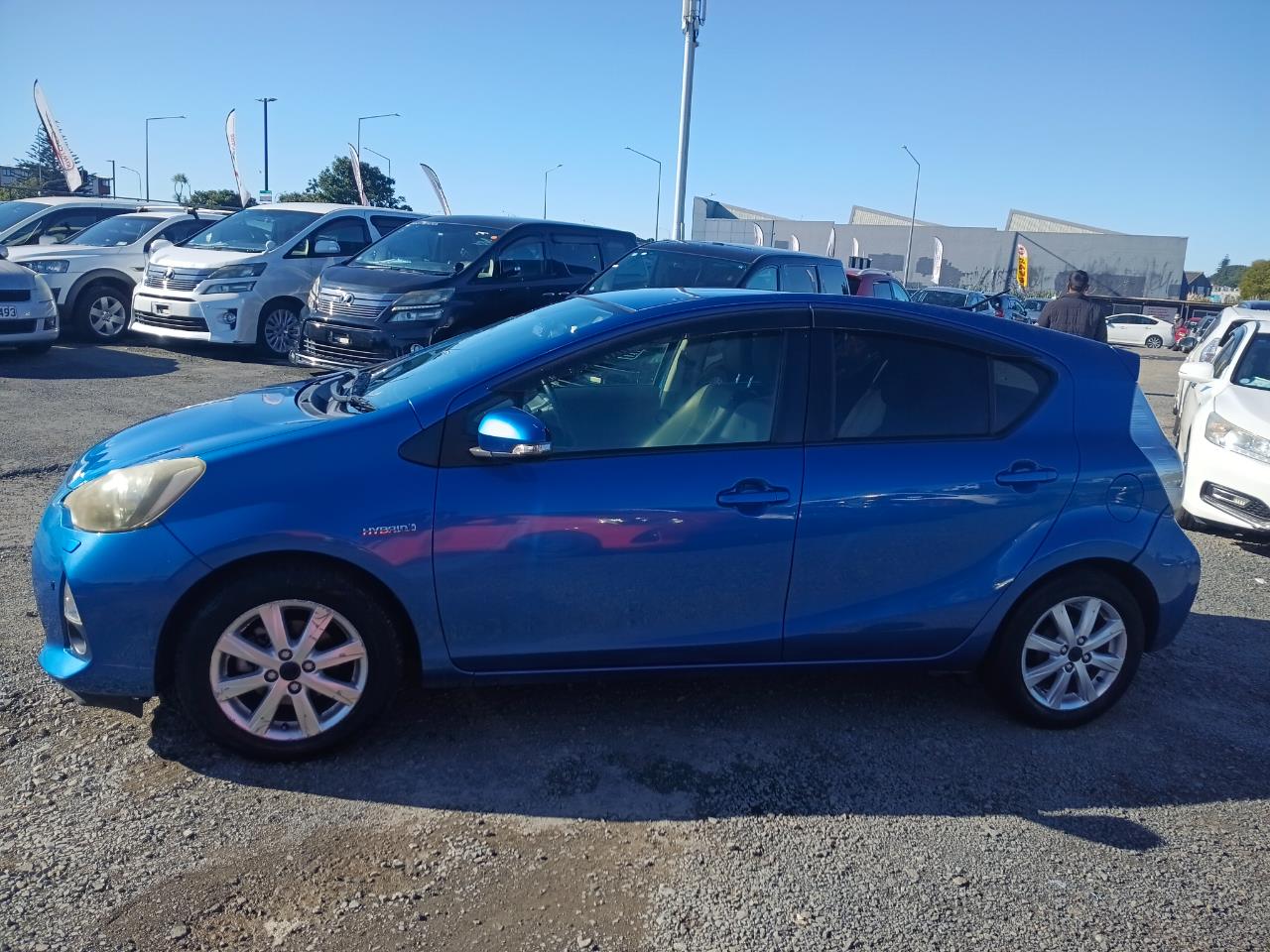2014 Toyota Aqua thumbnail