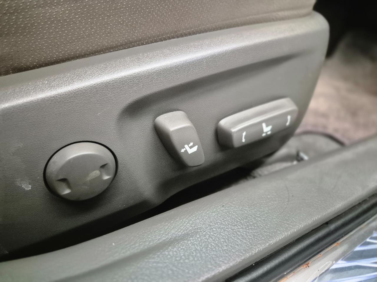 2009 Toyota Mark-X thumbnail