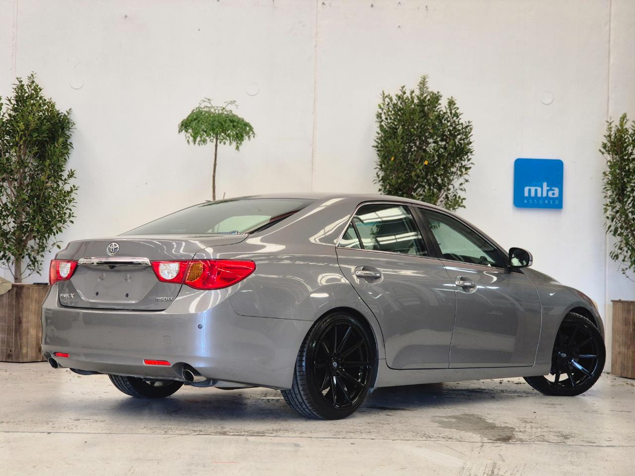 2009 Toyota Mark-X thumbnail