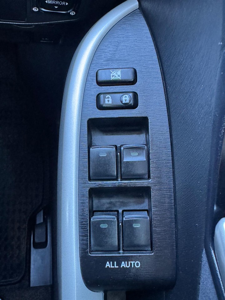 2013 Toyota PRIUS thumbnail