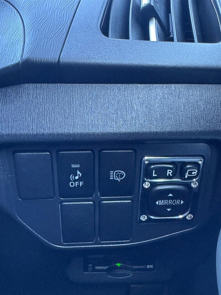 2013 Toyota PRIUS thumbnail