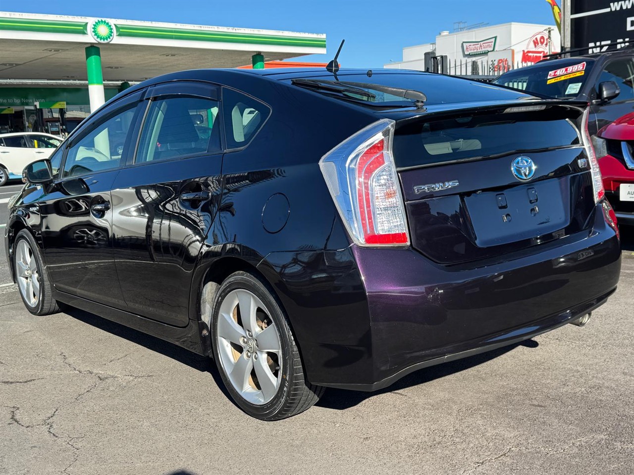 2013 Toyota PRIUS thumbnail