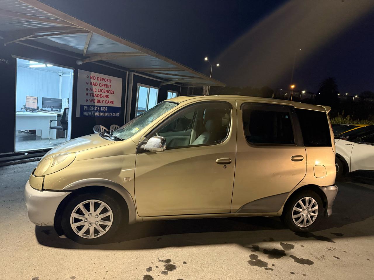 2001 Toyota FunCargo thumbnail