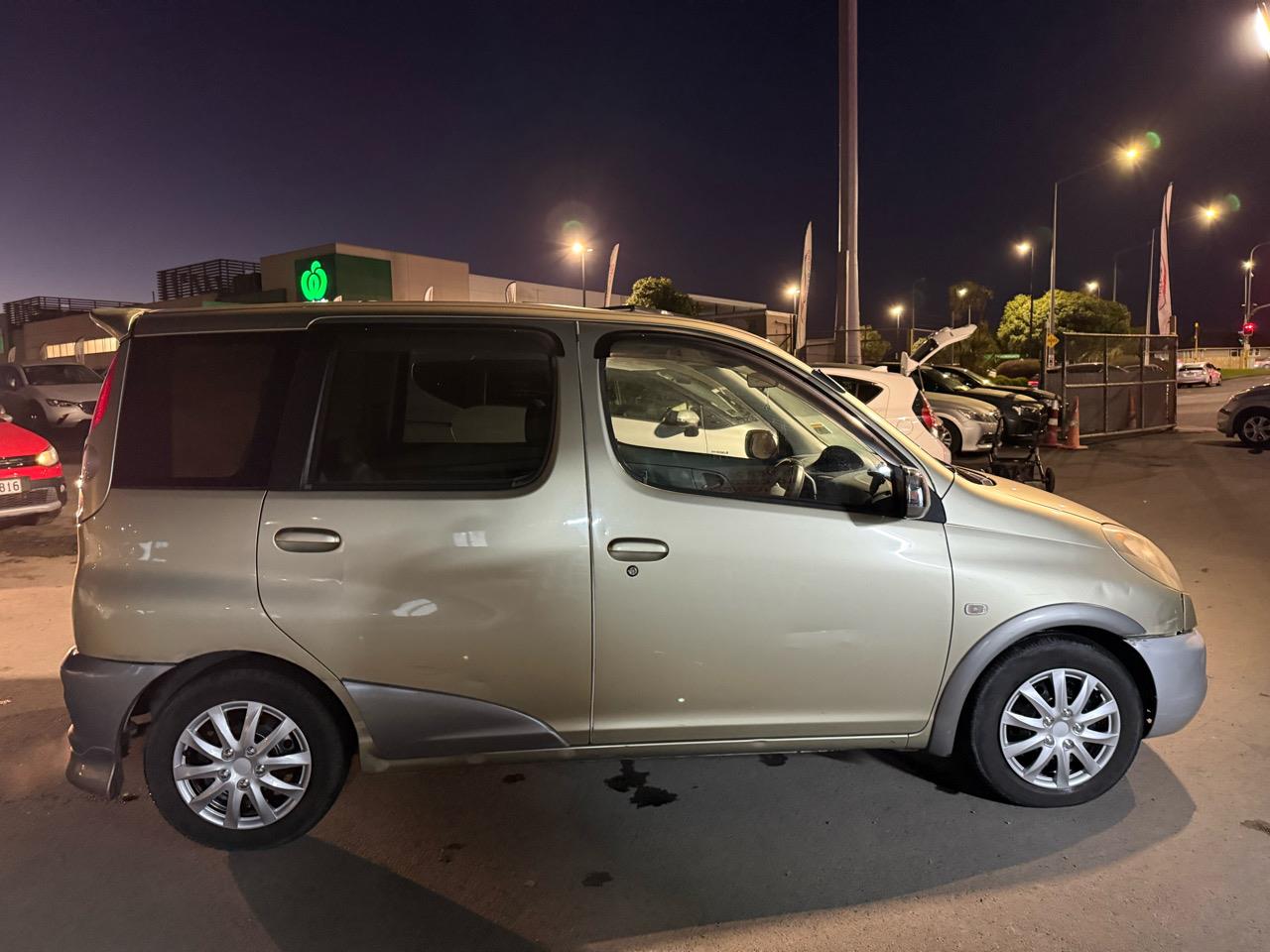 2001 Toyota FunCargo thumbnail