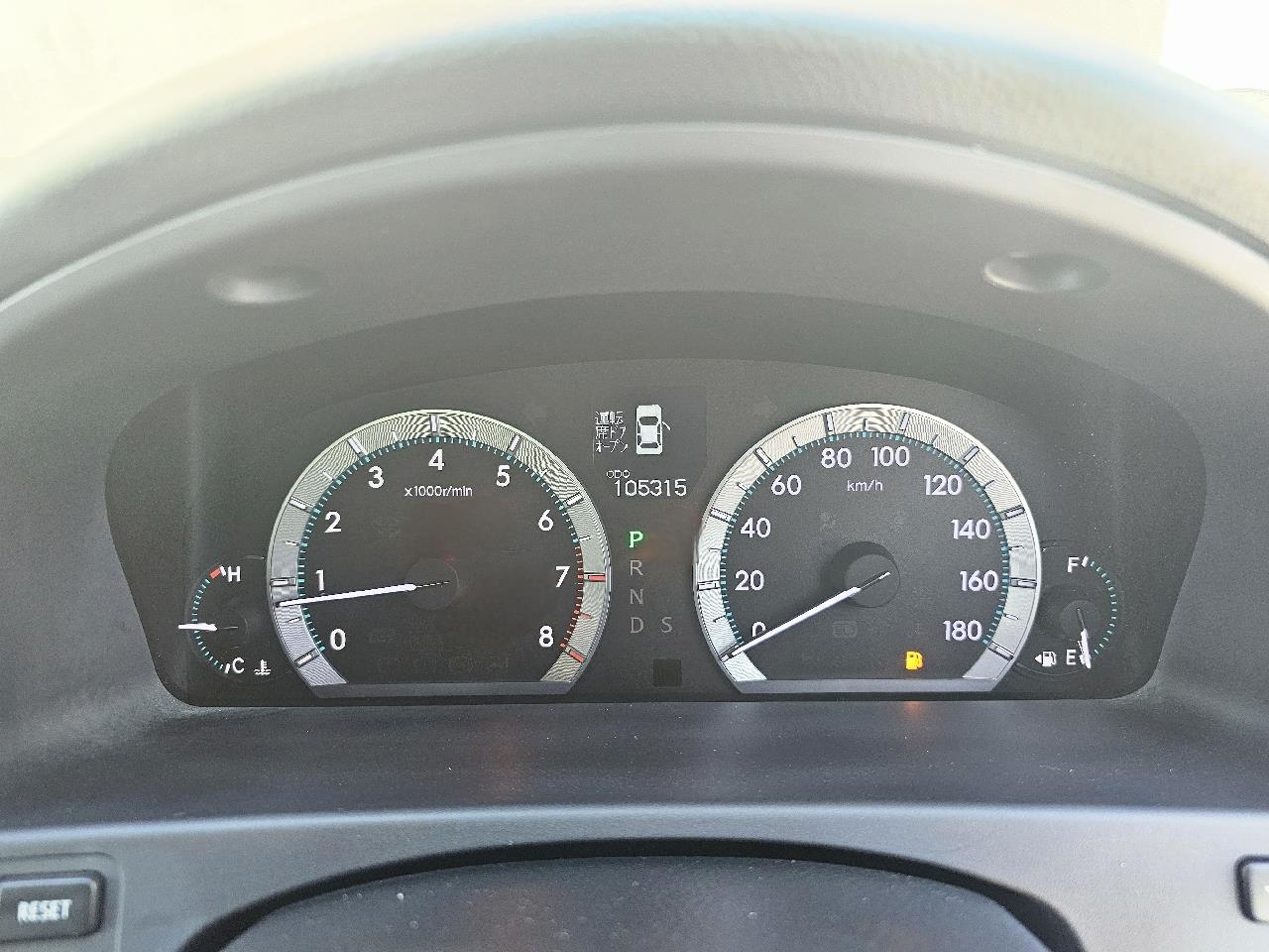 2011 Toyota Crown thumbnail