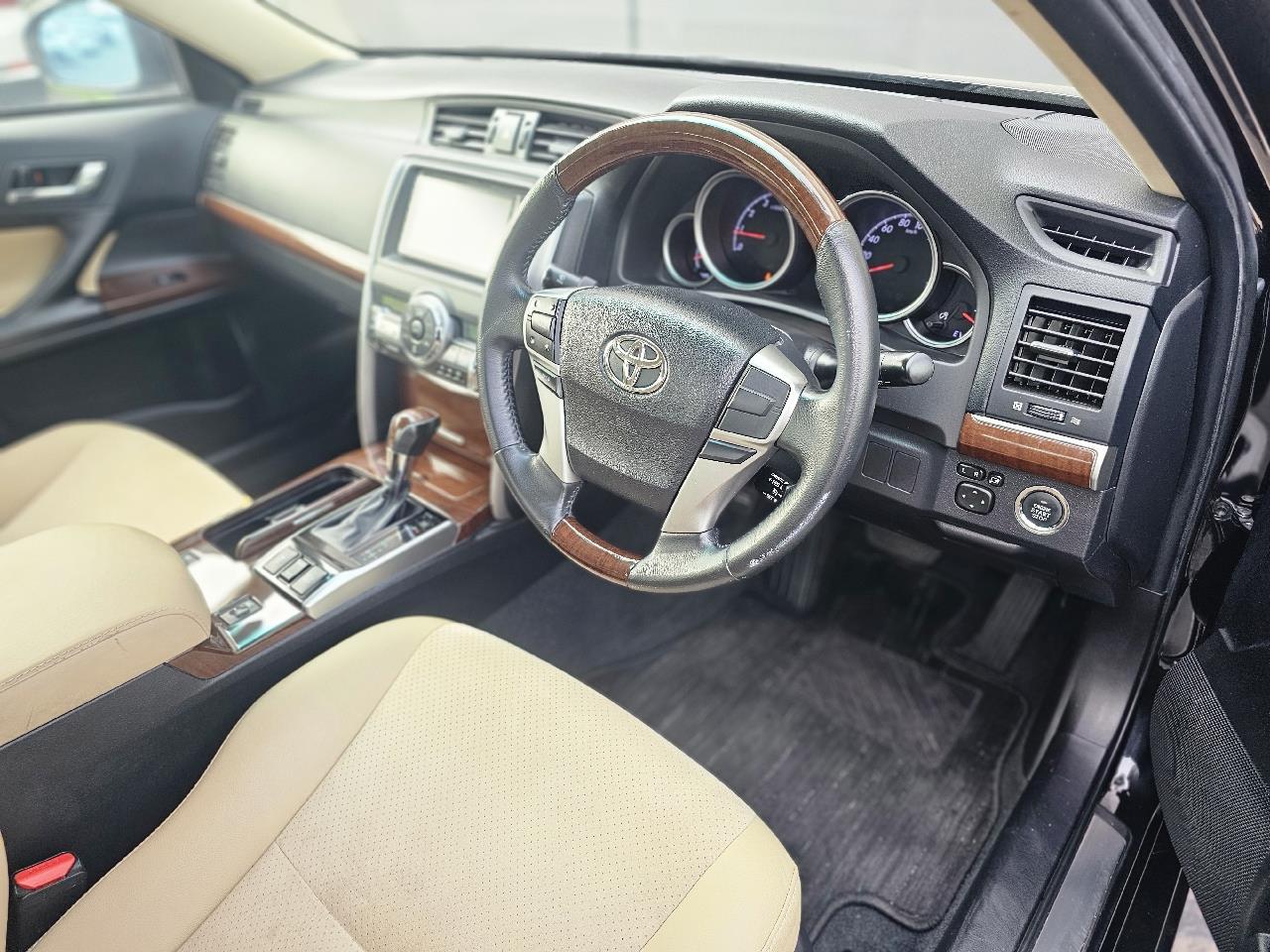 2013 Toyota Mark-X thumbnail
