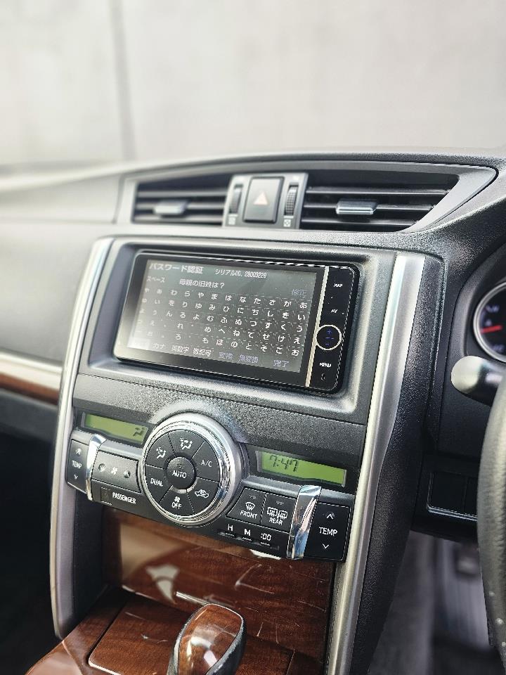 2013 Toyota Mark-X thumbnail