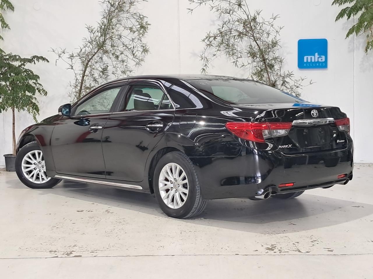 2013 Toyota Mark-X thumbnail