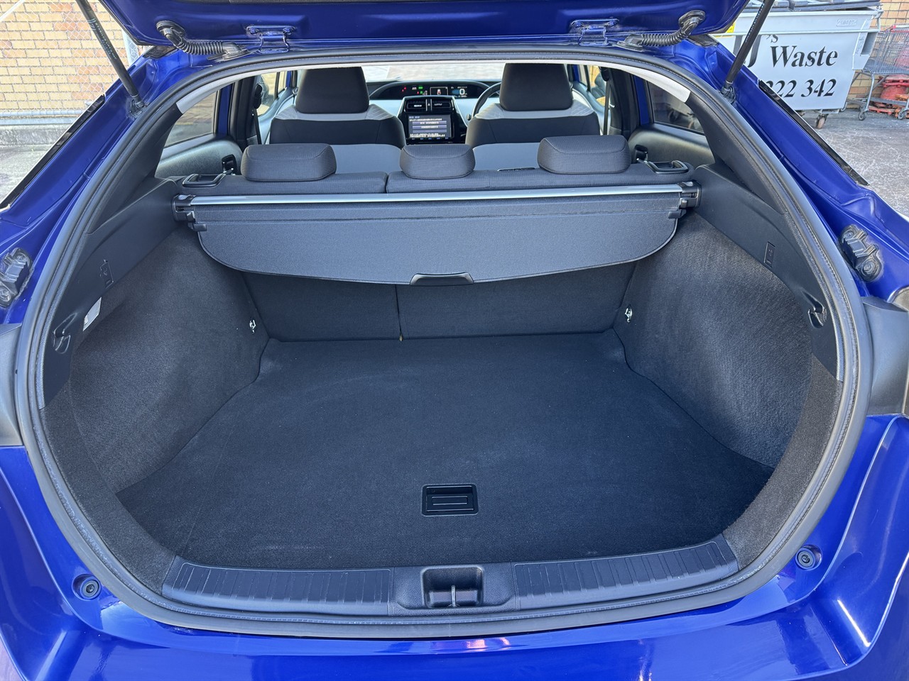 2015 Toyota Prius thumbnail