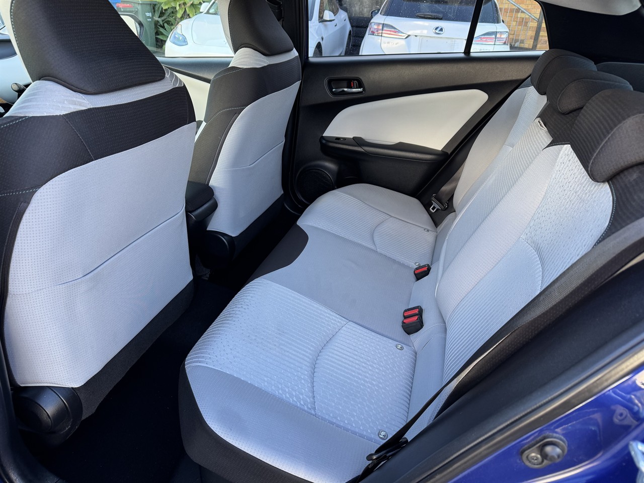 2015 Toyota Prius thumbnail