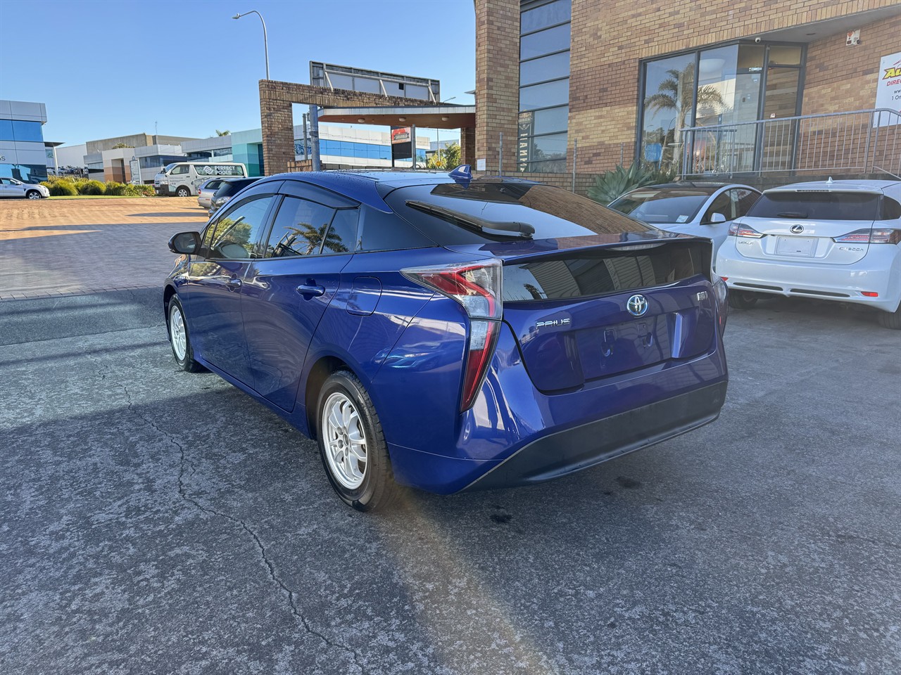 2015 Toyota Prius thumbnail