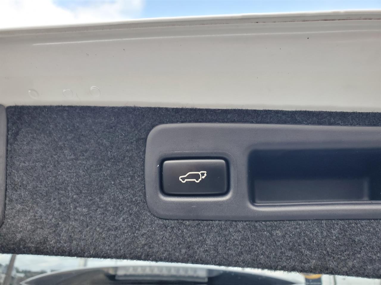 2012 Lexus RX450h thumbnail