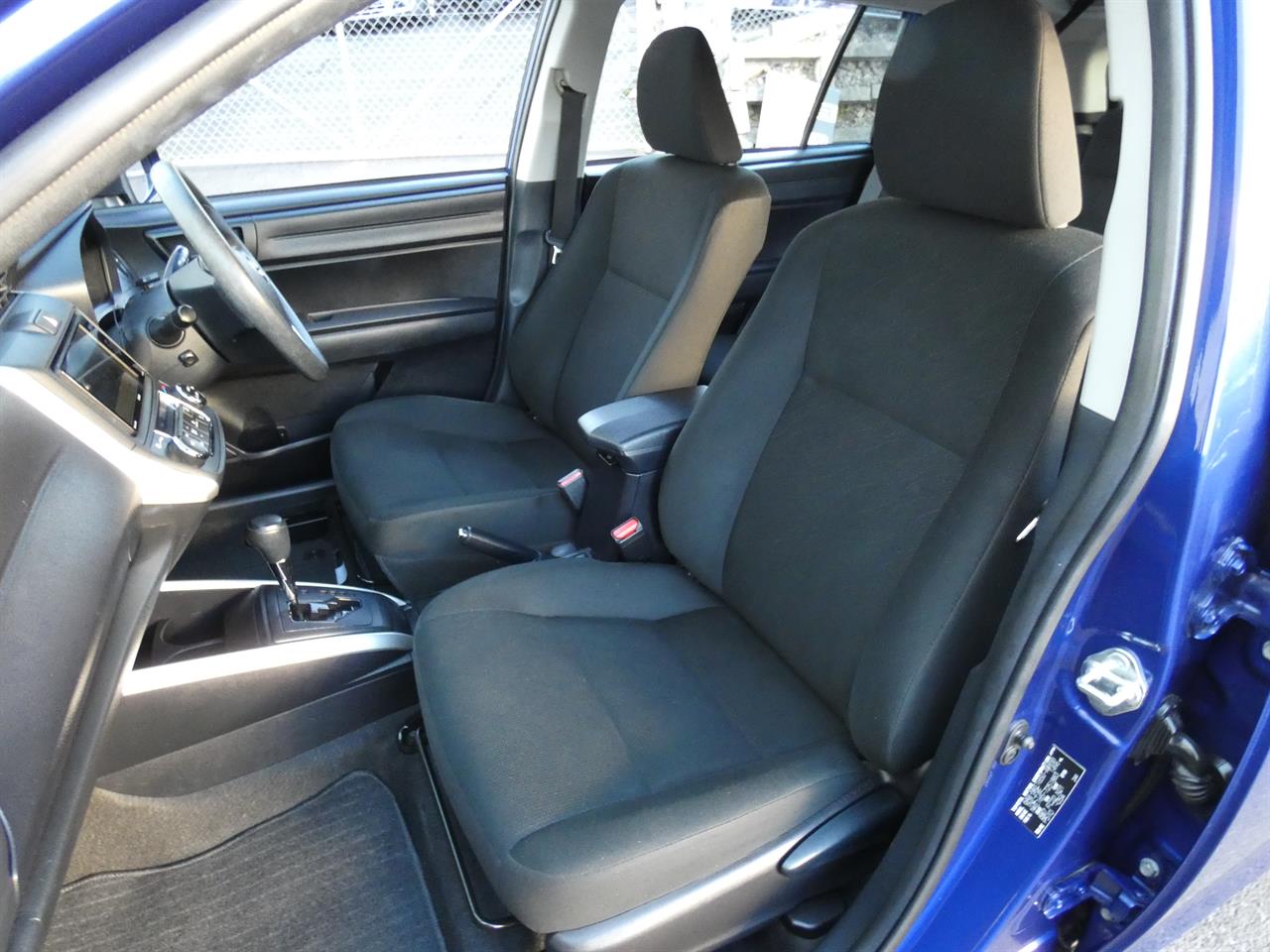 2021 Toyota COROLLA thumbnail
