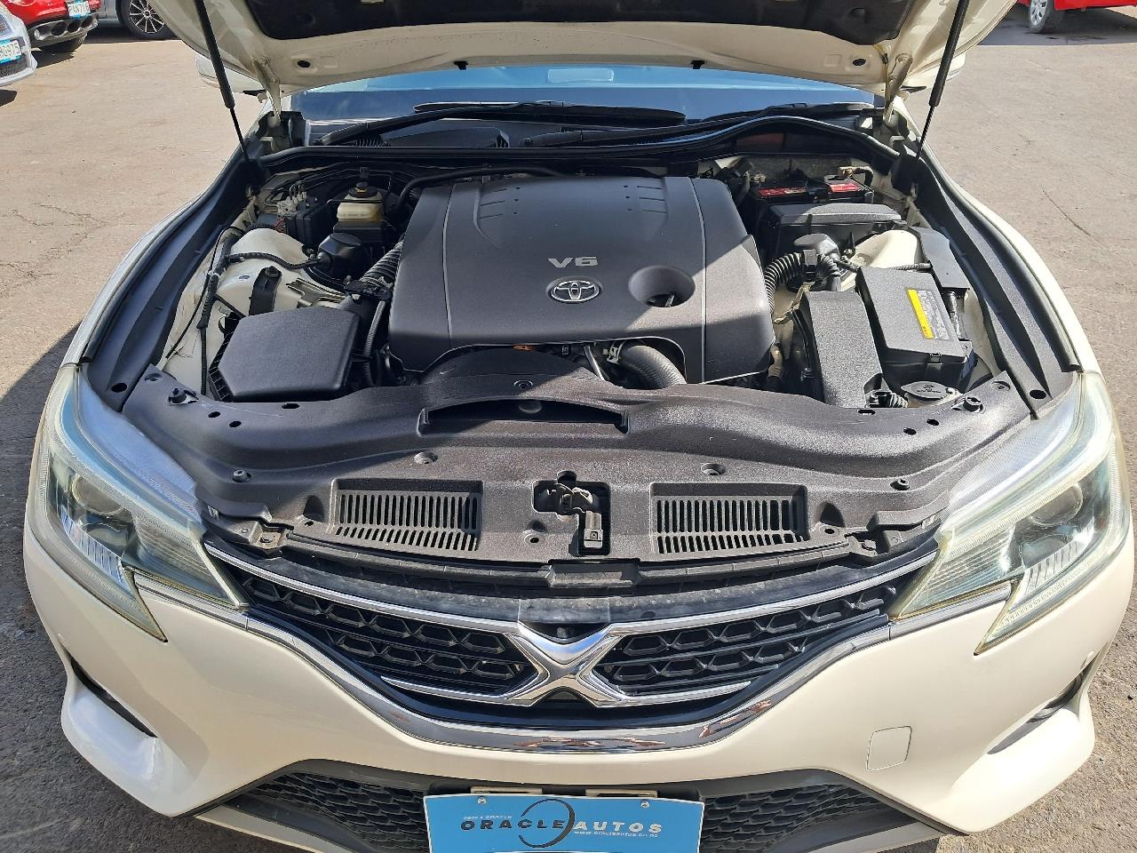 2013 Toyota Mark-X thumbnail