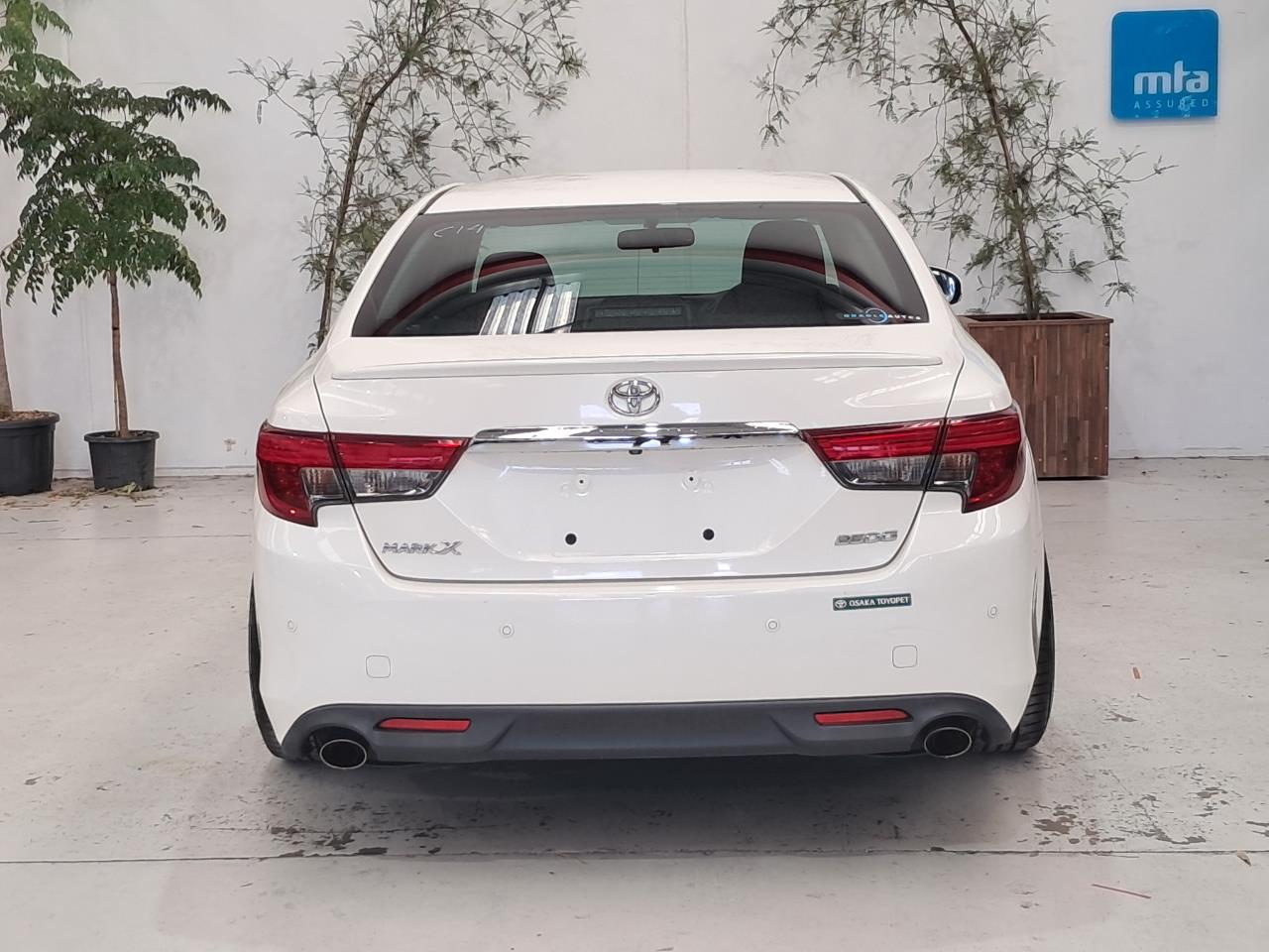 2013 Toyota Mark-X thumbnail