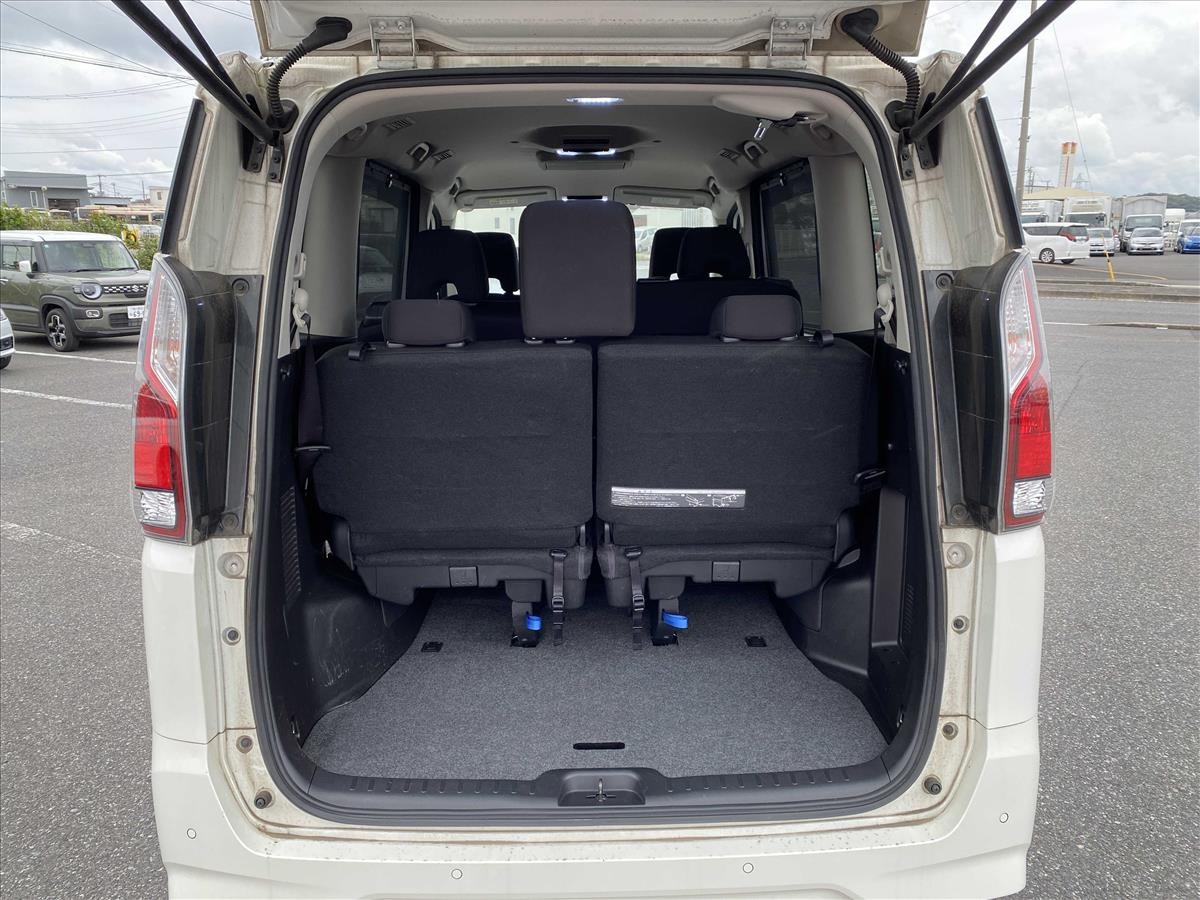 2019 Nissan SERENA thumbnail