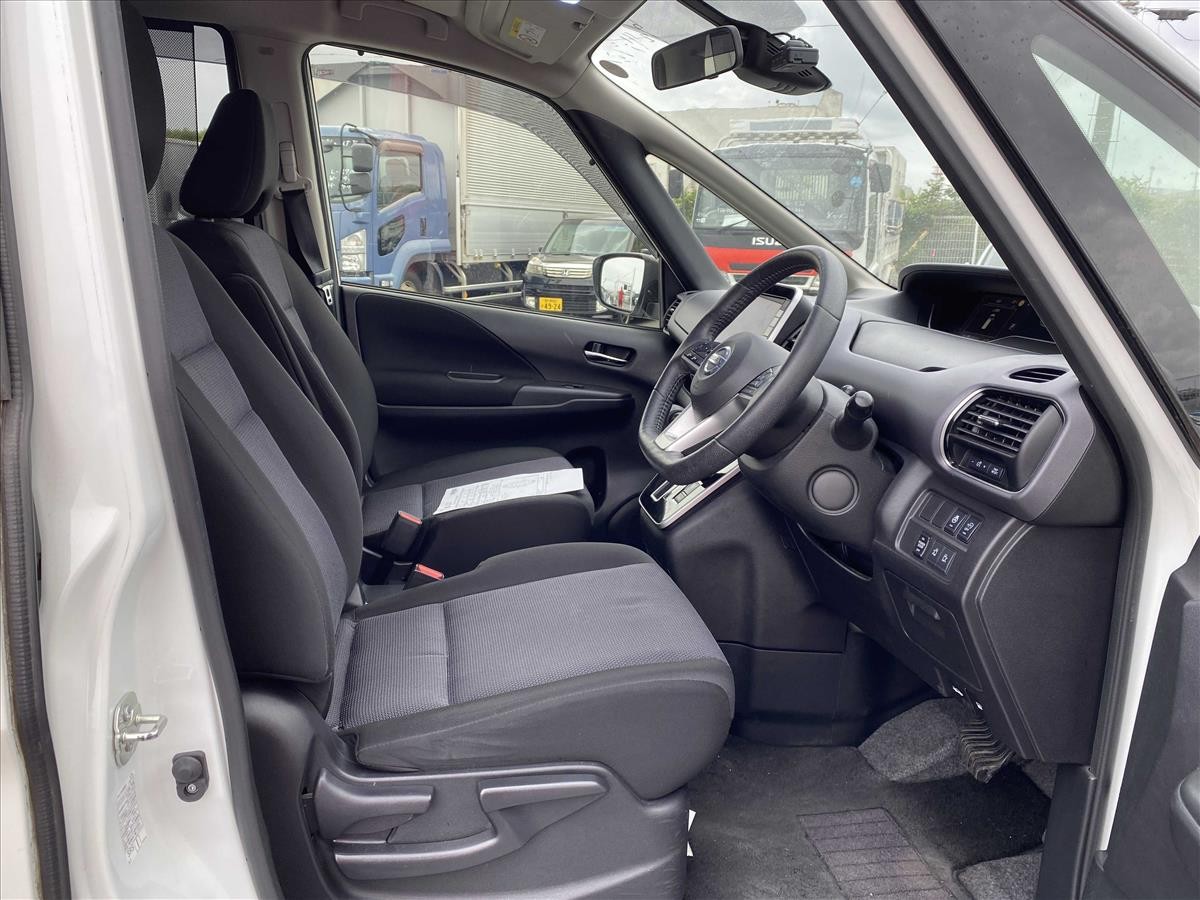 2019 Nissan SERENA thumbnail