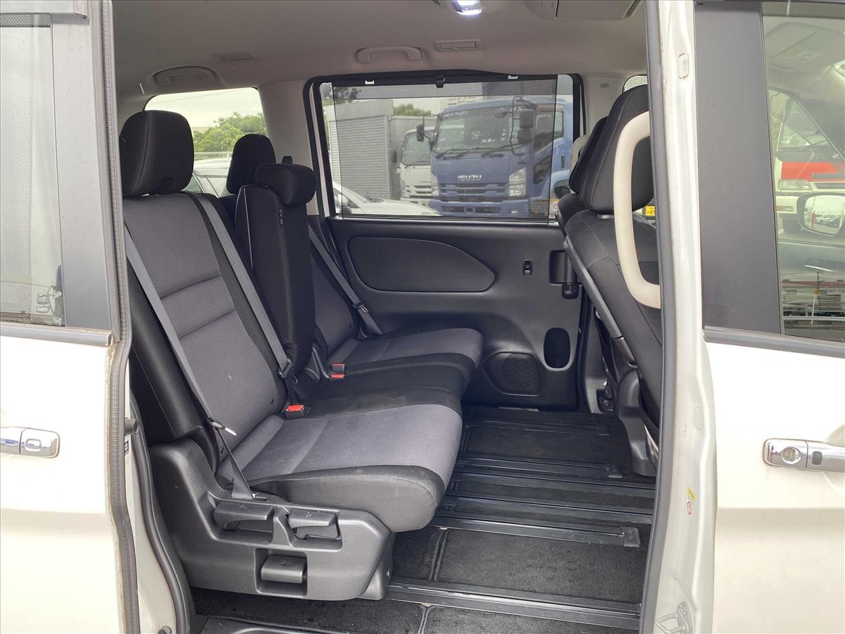 2019 Nissan SERENA thumbnail