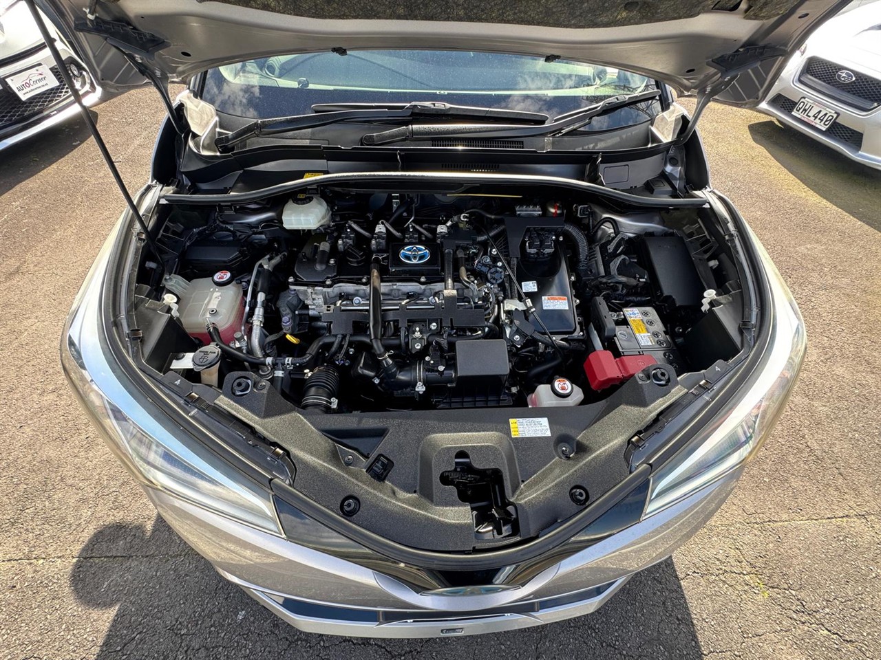 2017 Toyota C-HR thumbnail