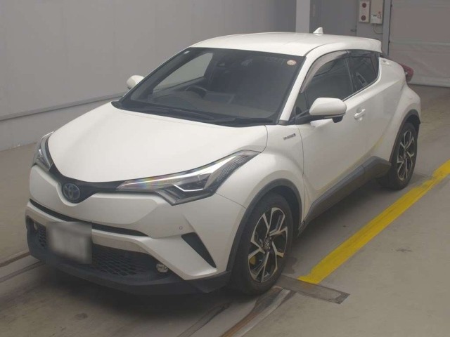 2018 Toyota C-HR thumbnail