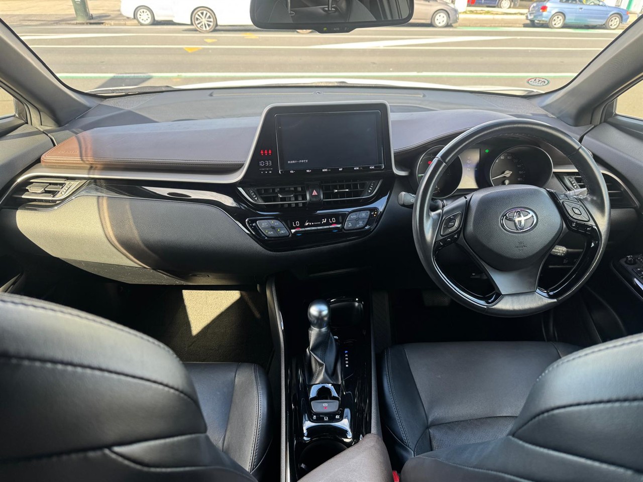 2018 Toyota C-HR thumbnail