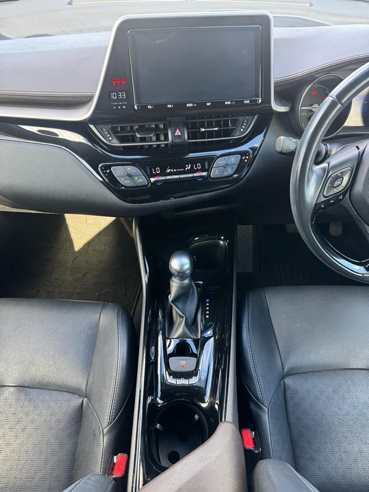 2018 Toyota C-HR thumbnail