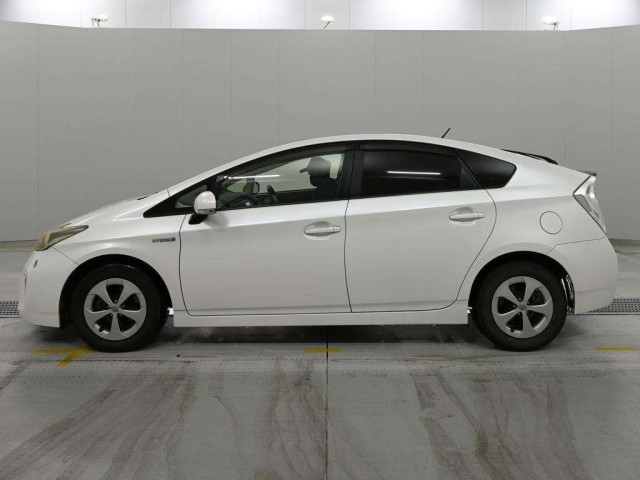 2013 Toyota PRIUS thumbnail