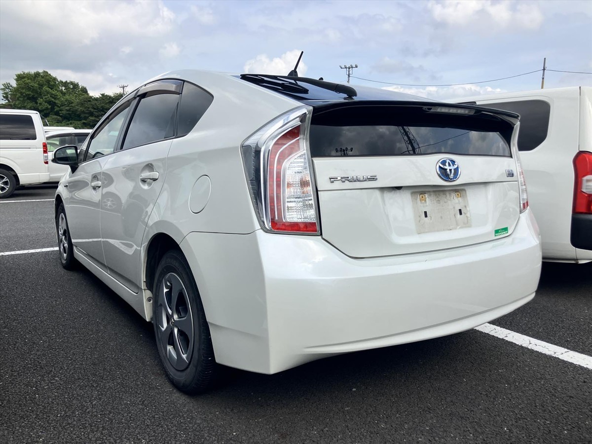 2013 Toyota PRIUS thumbnail