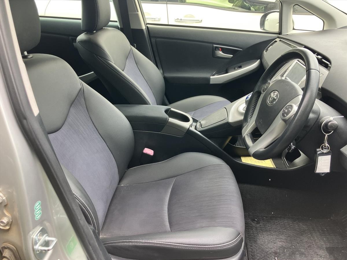 2013 Toyota PRIUS thumbnail