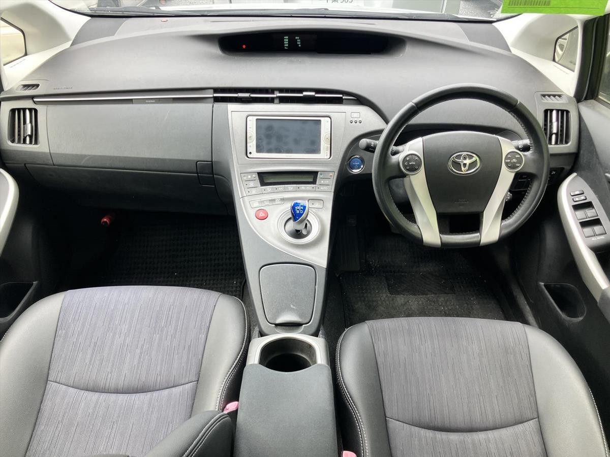 2013 Toyota PRIUS thumbnail