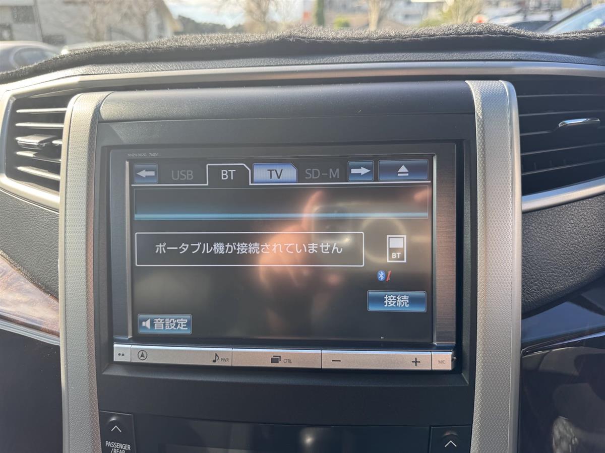 2013 Toyota Alphard thumbnail