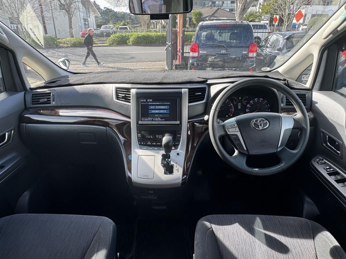 2013 Toyota Alphard thumbnail
