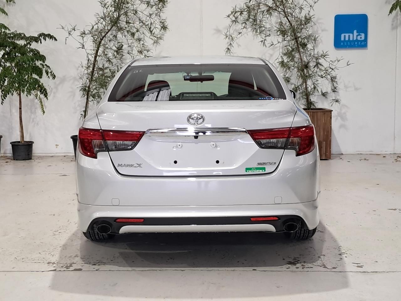 2013 Toyota Mark-X thumbnail