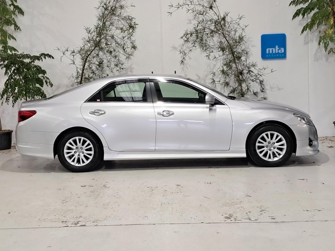 2013 Toyota Mark-X thumbnail