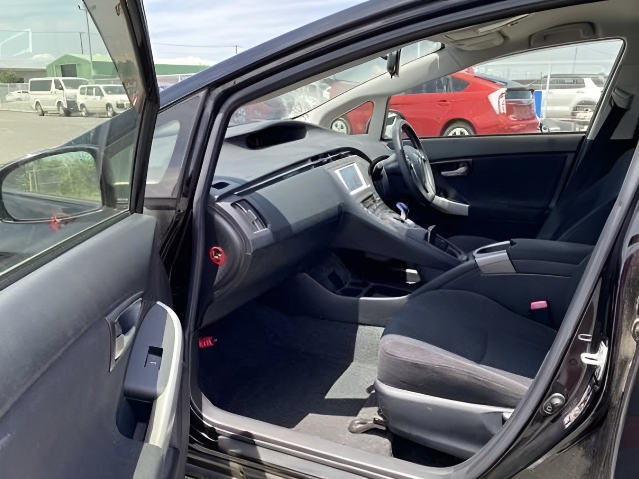 2013 Toyota Prius thumbnail