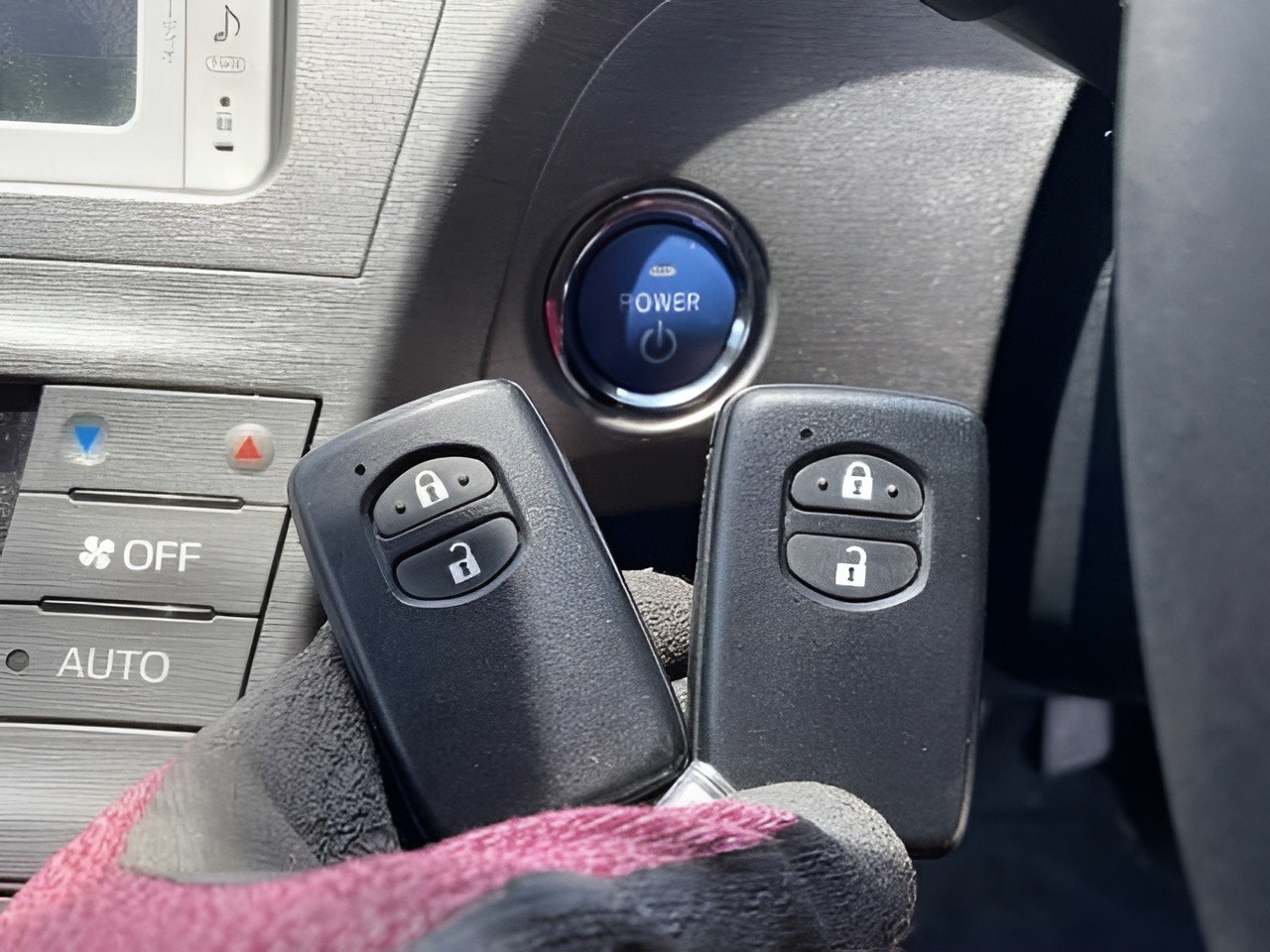 2013 Toyota Prius thumbnail