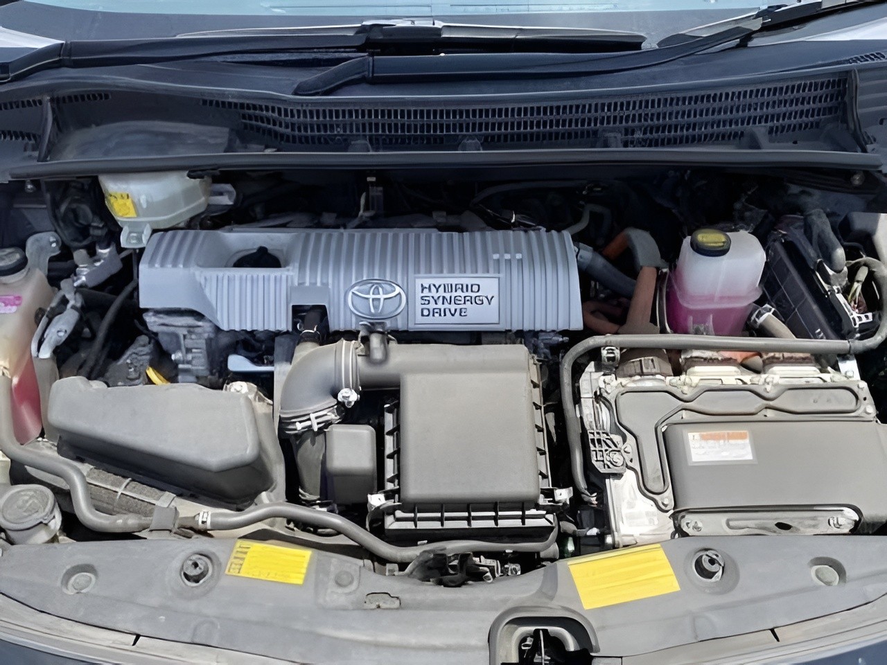2013 Toyota Prius thumbnail